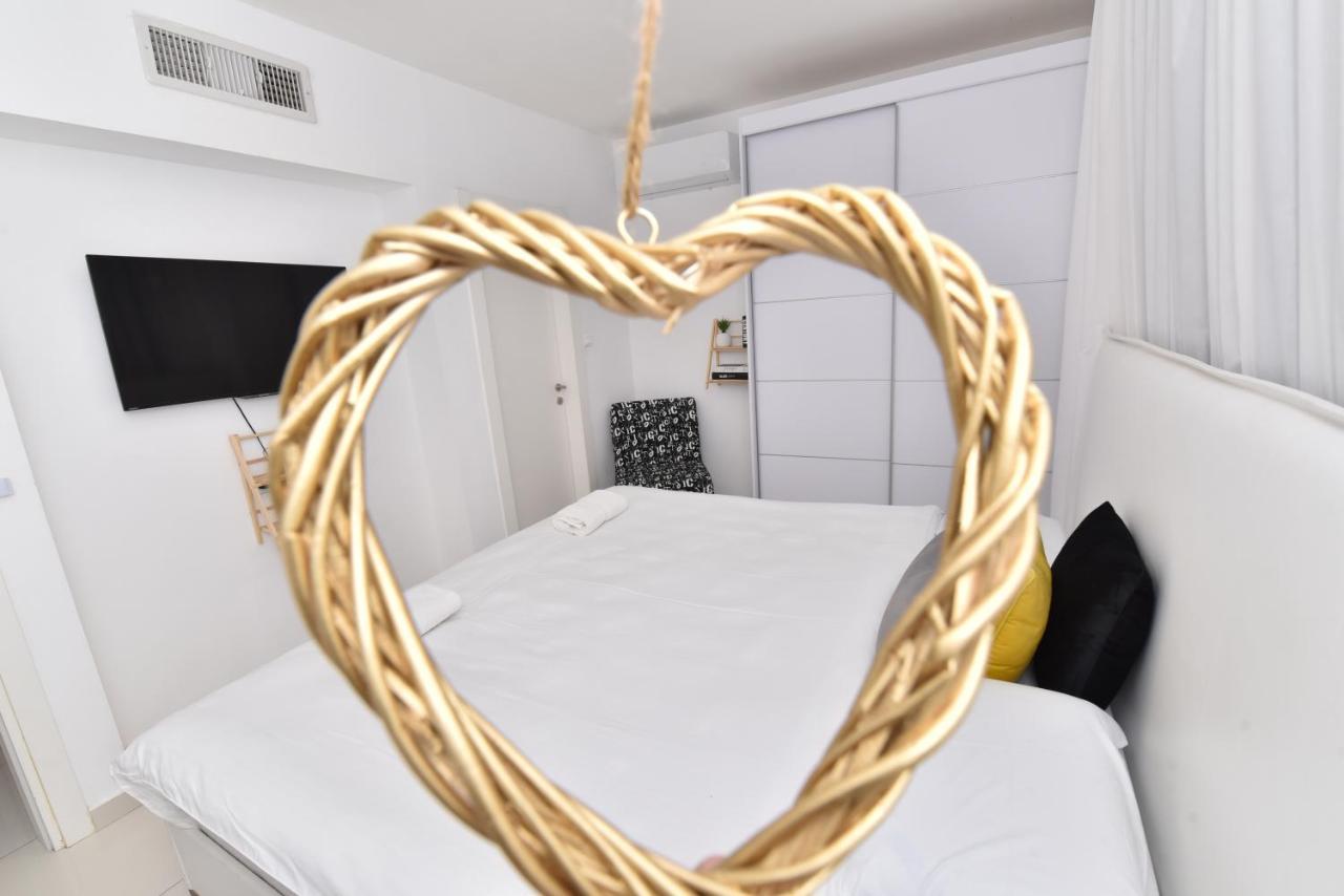 דירת גן דלוקס Apartment Eilat Exterior photo